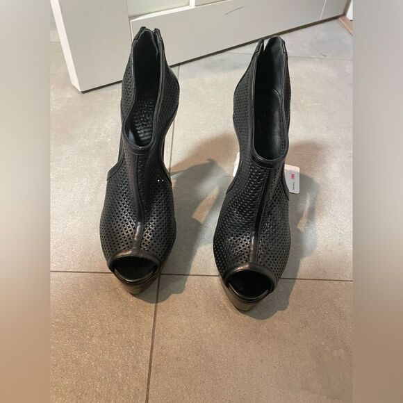 2 ITEM BUNDLE - Gucci Oversized Sunglasses - Gucci Stiletto Heels - Black - 7.5 - Picture 13 of 14